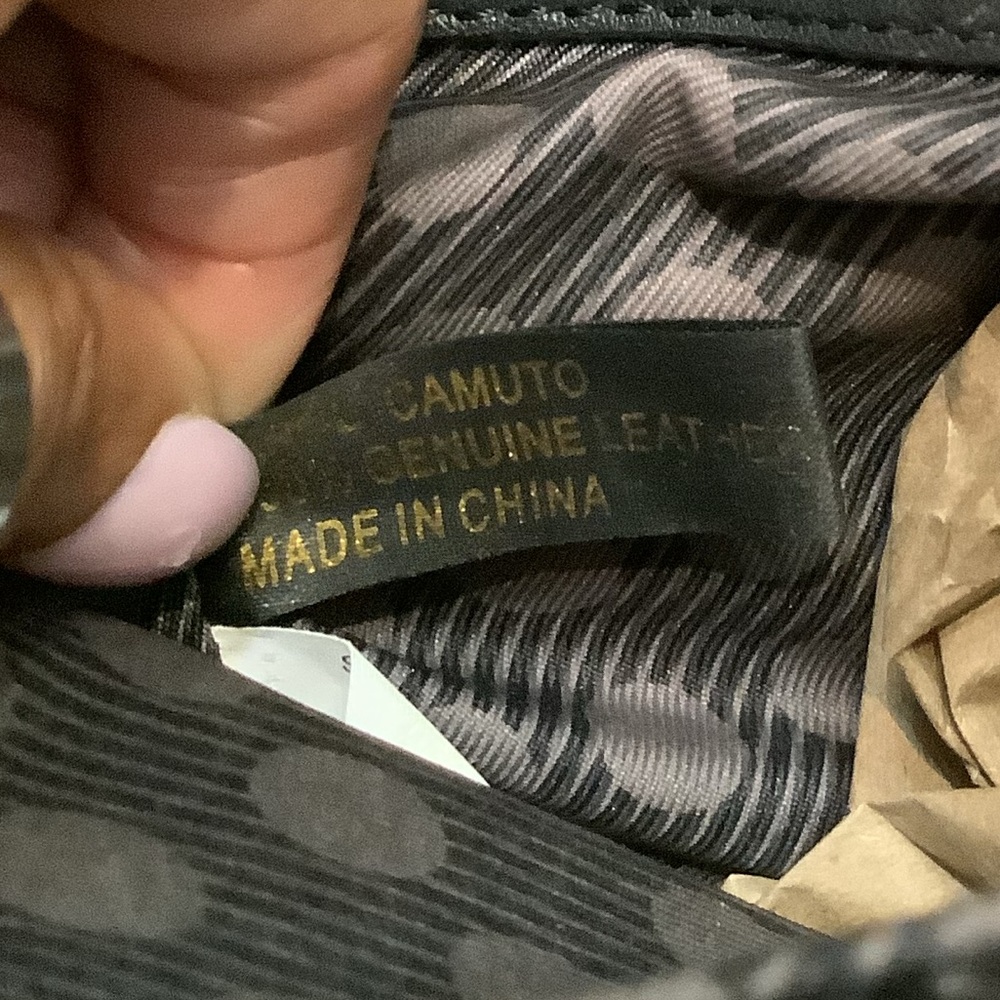 VINCE CAMUTO LEATHER SHOULDER BAG - Picture 13 of 13